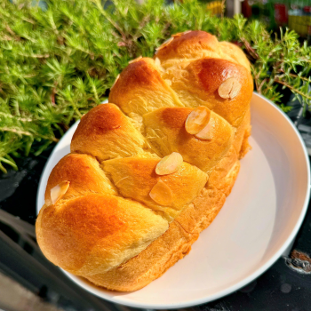 Bánh Mì Hoa Cúc